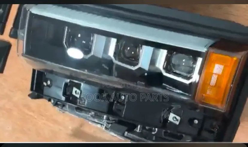 Toyota Land Cruiser Prado LC250, LC300, Tundra Headlight Charger