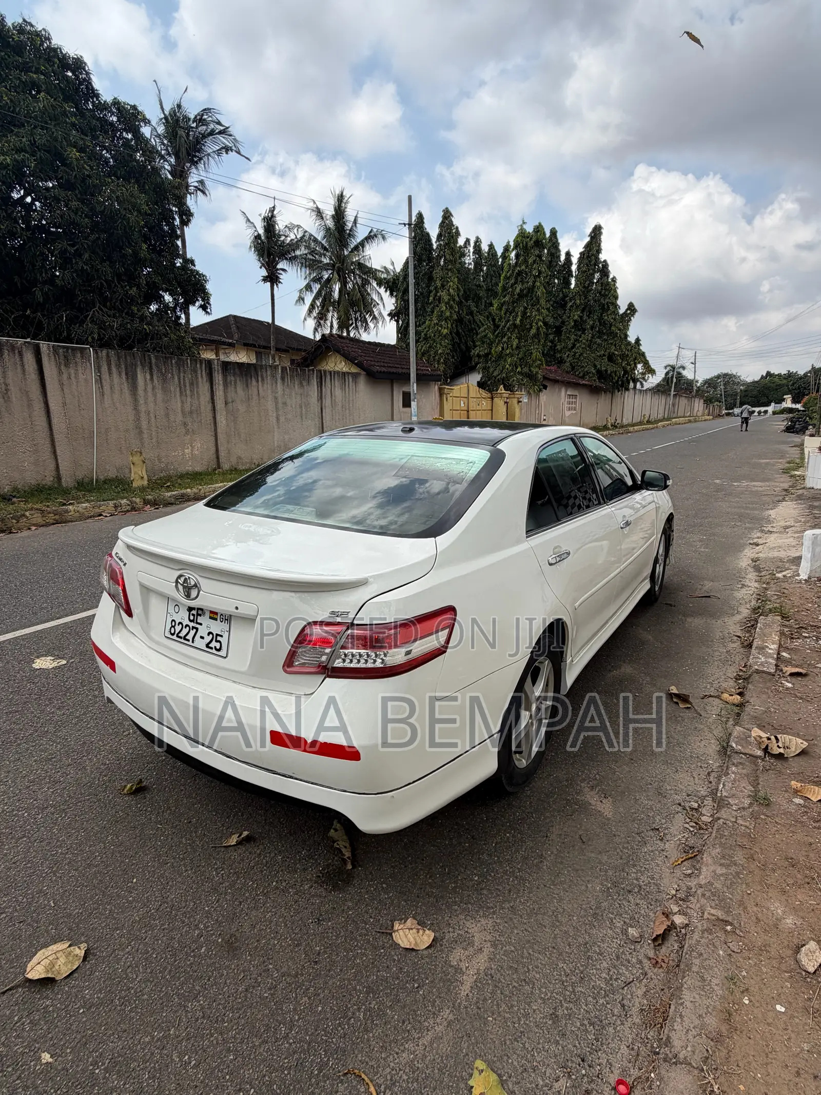 Toyota Camry SE 4dr Sedan (2.5L 4cyl 6A) 2011 White