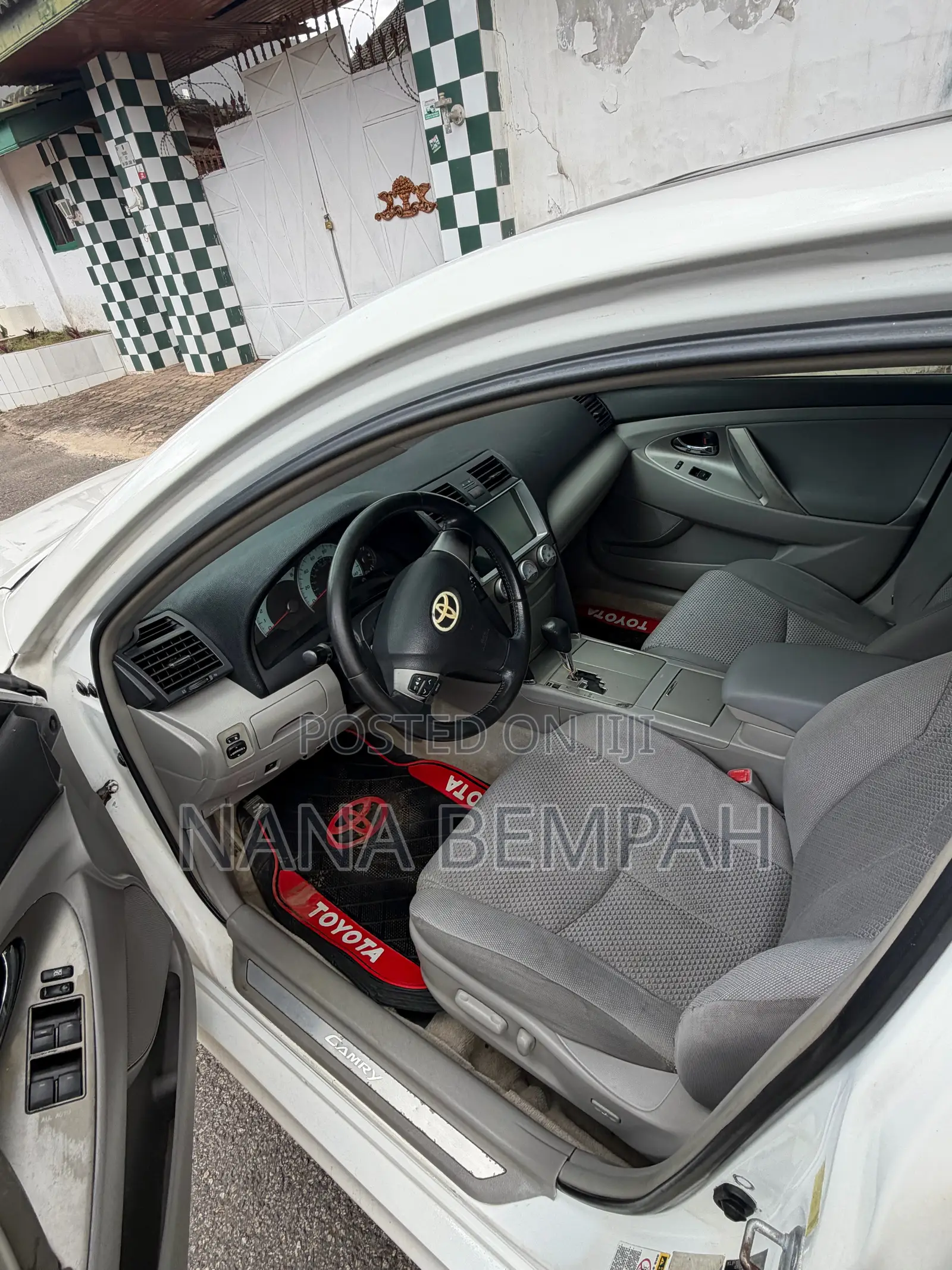Toyota Camry SE 4dr Sedan (2.5L 4cyl 6A) 2011 White