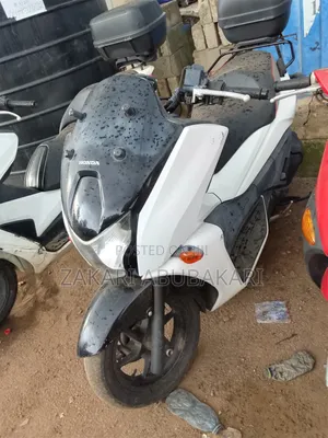 Honda 2022 White
