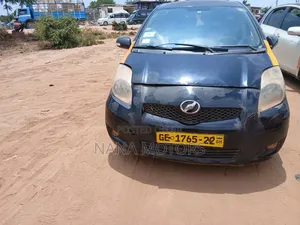 Toyota Vitz 1.0 FWD 3dr 2010 Black