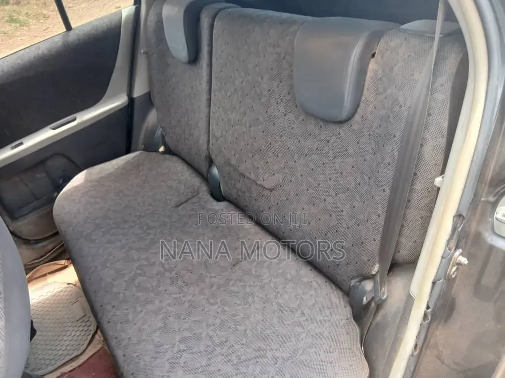 Toyota Vitz 1.0 FWD 3dr 2010 Black