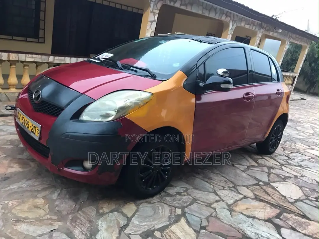 Toyota Vitz 2010 Red