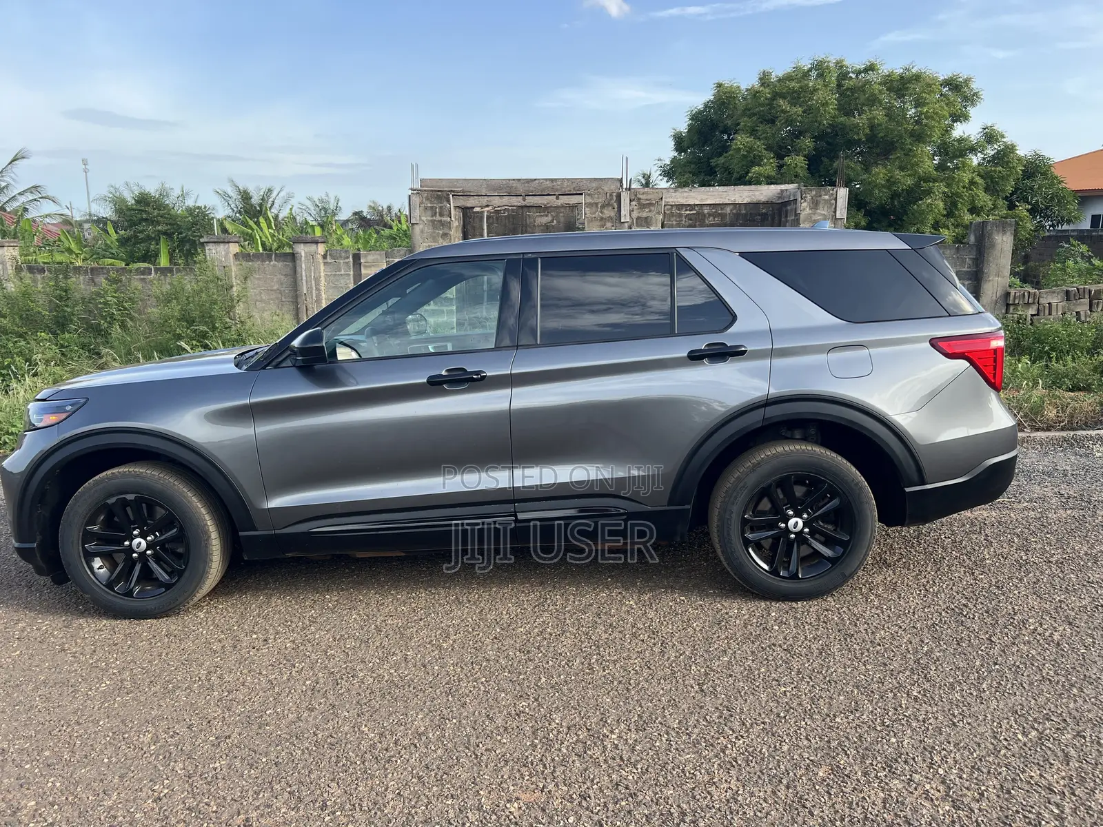 Ford Explorer Base 4x4 2020 Gray