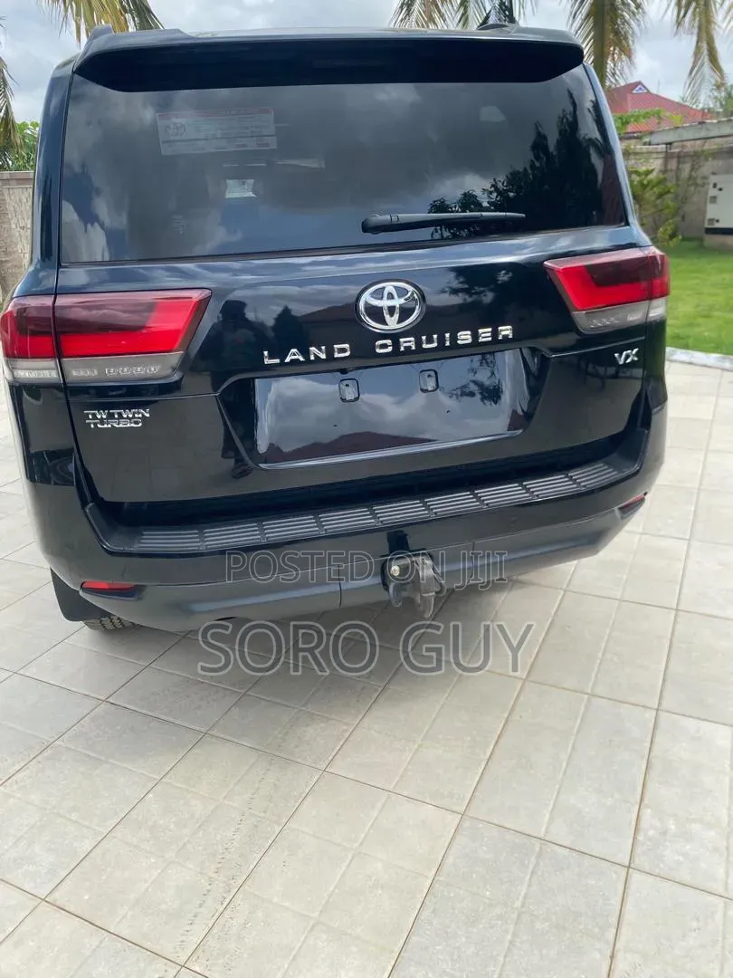 Toyota Land Cruiser 2024 Black