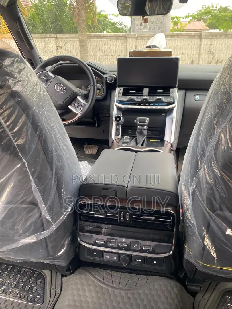 Toyota Land Cruiser 2024 Black