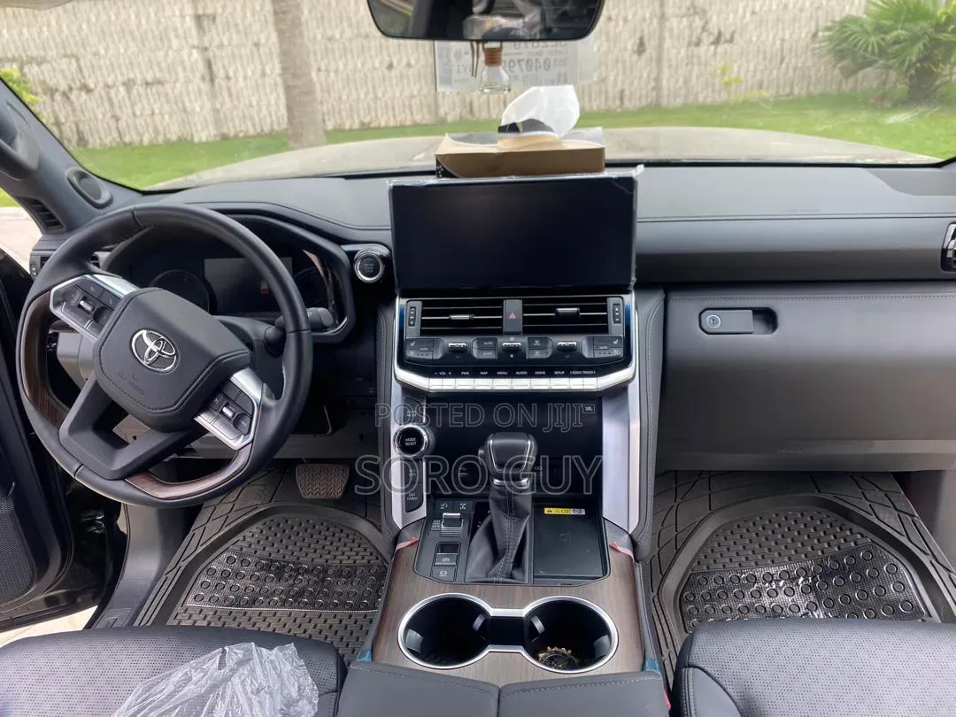 Toyota Land Cruiser 2024 Black
