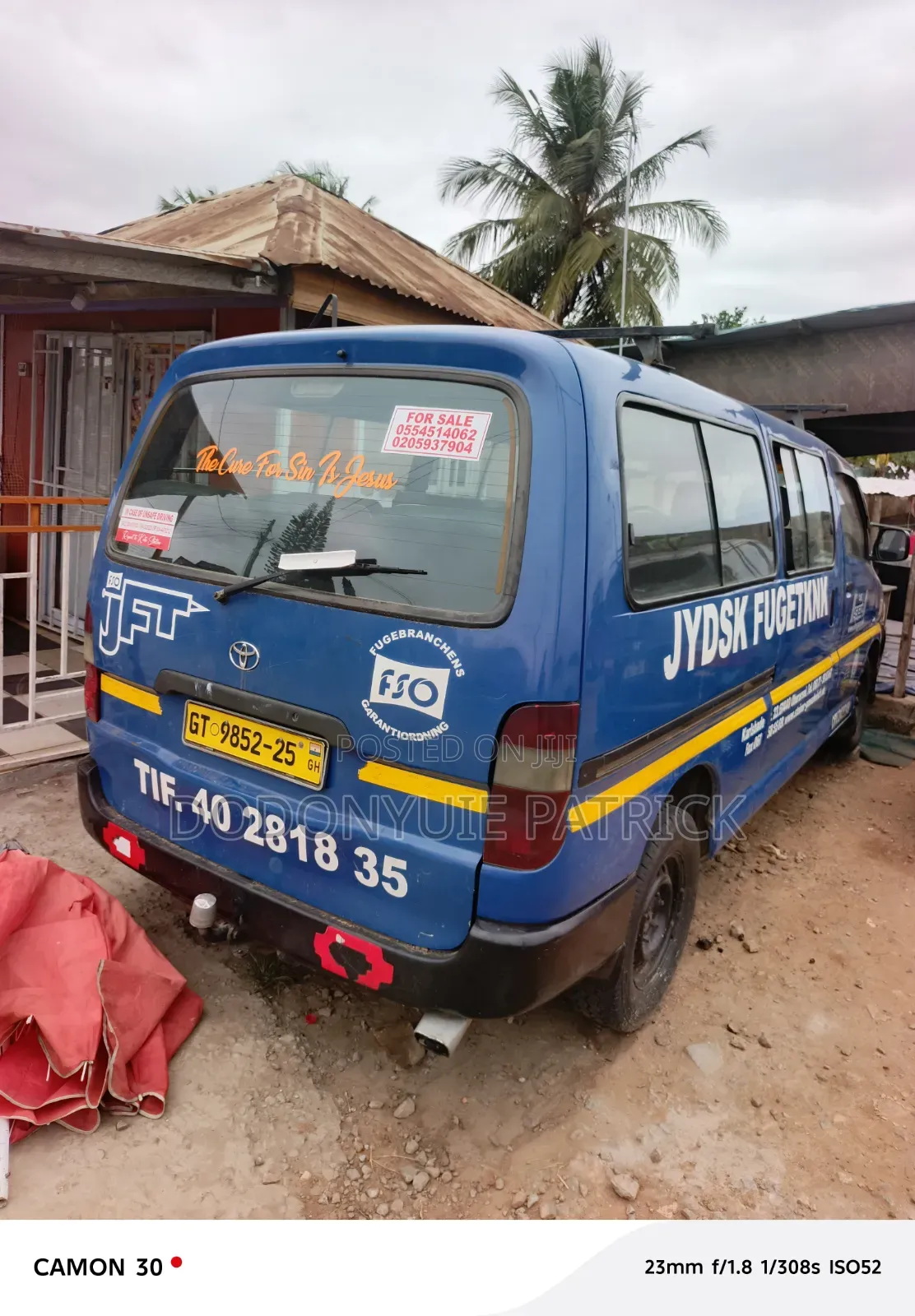 Toyota HiAce 2012 Blue