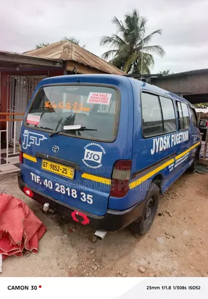 Toyota HiAce 2012 Blue