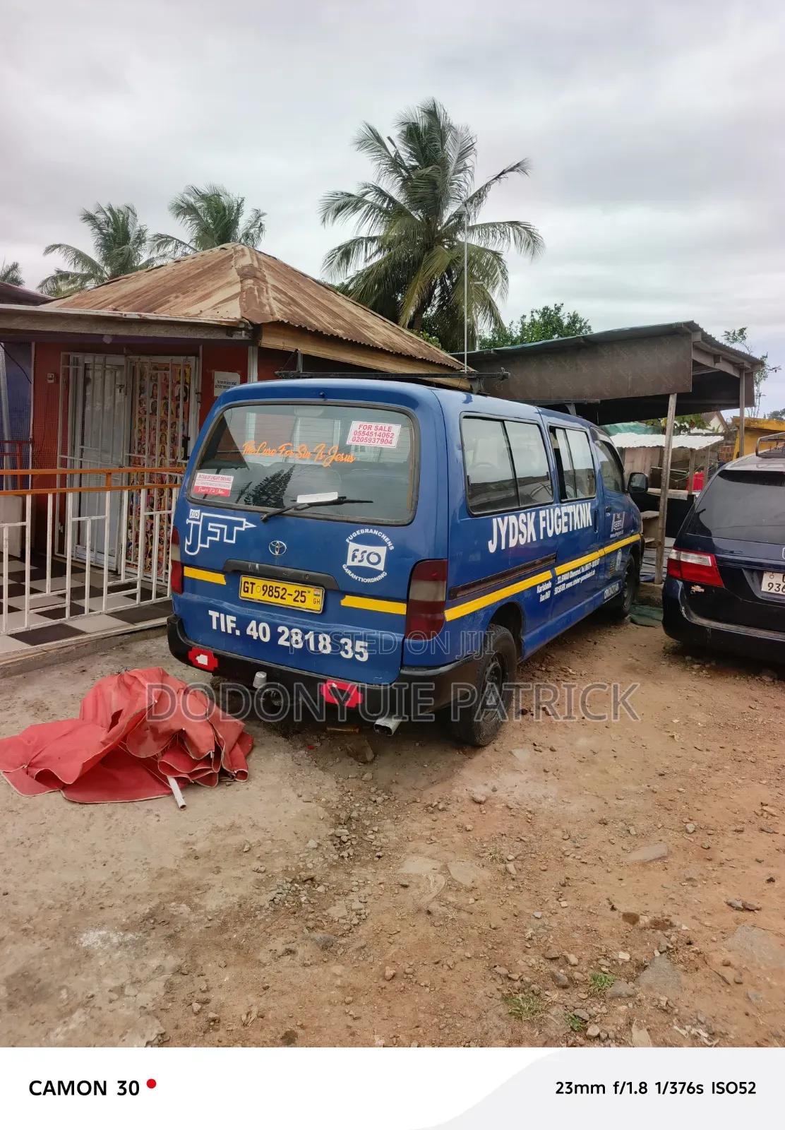 Toyota HiAce 2012 Blue