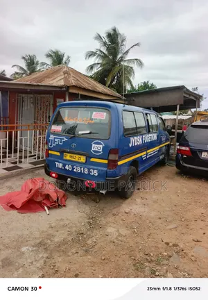Toyota HiAce 2012 Blue