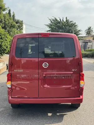 Nissan NV200 SV 2019 Burgundy