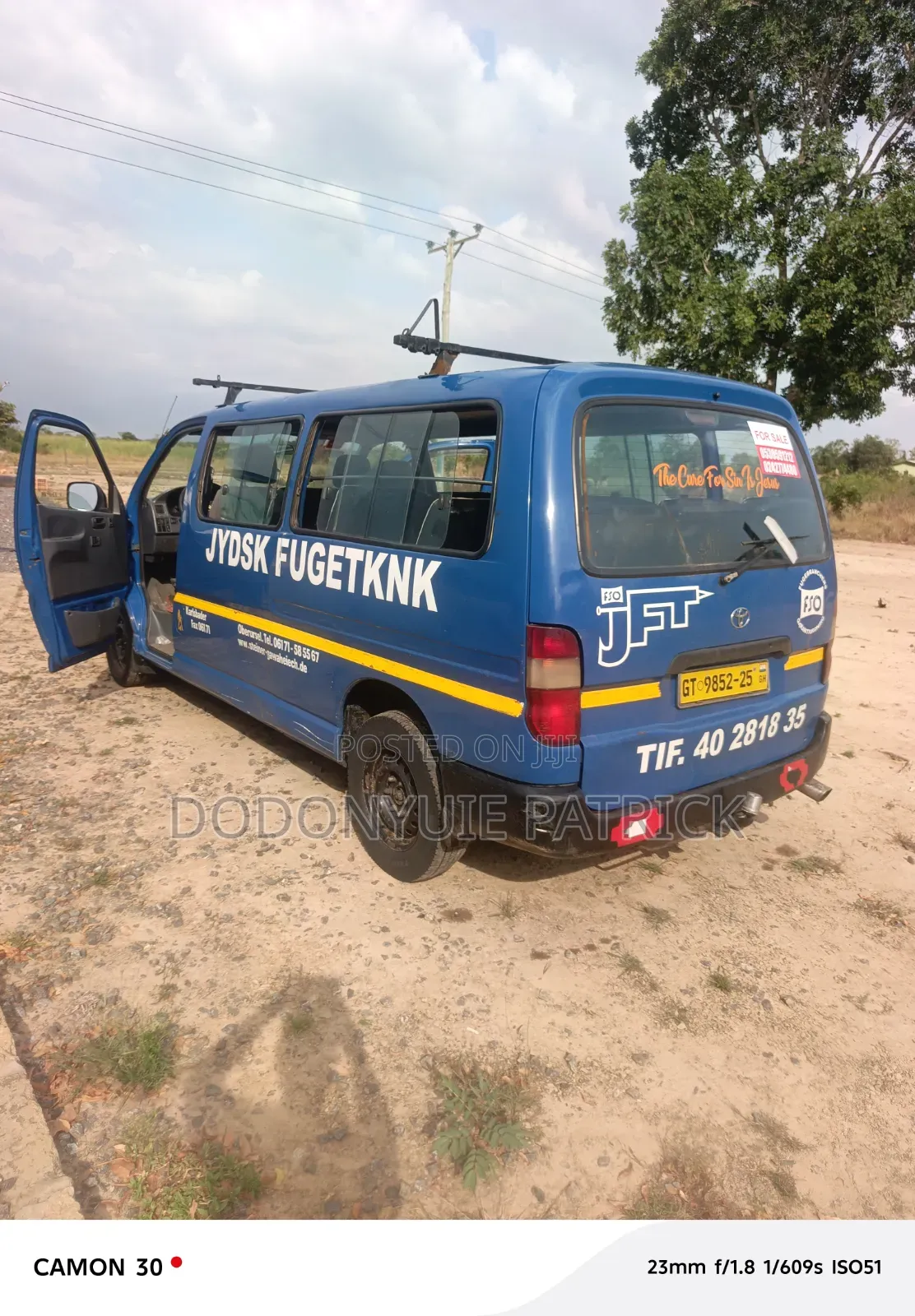 Toyota HiAce 2012 Blue
