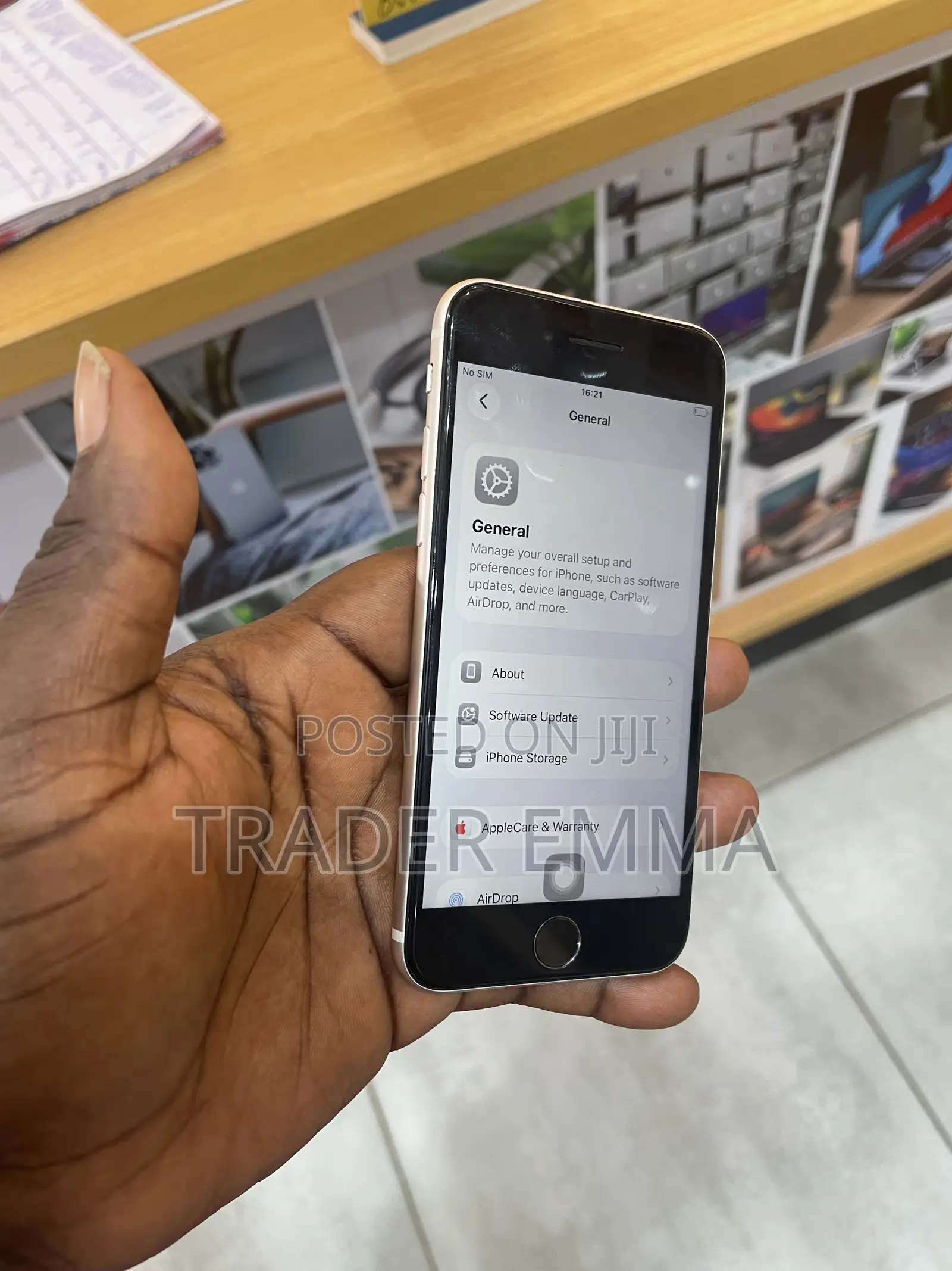 Apple iPhone SE (2022) 64 GB White