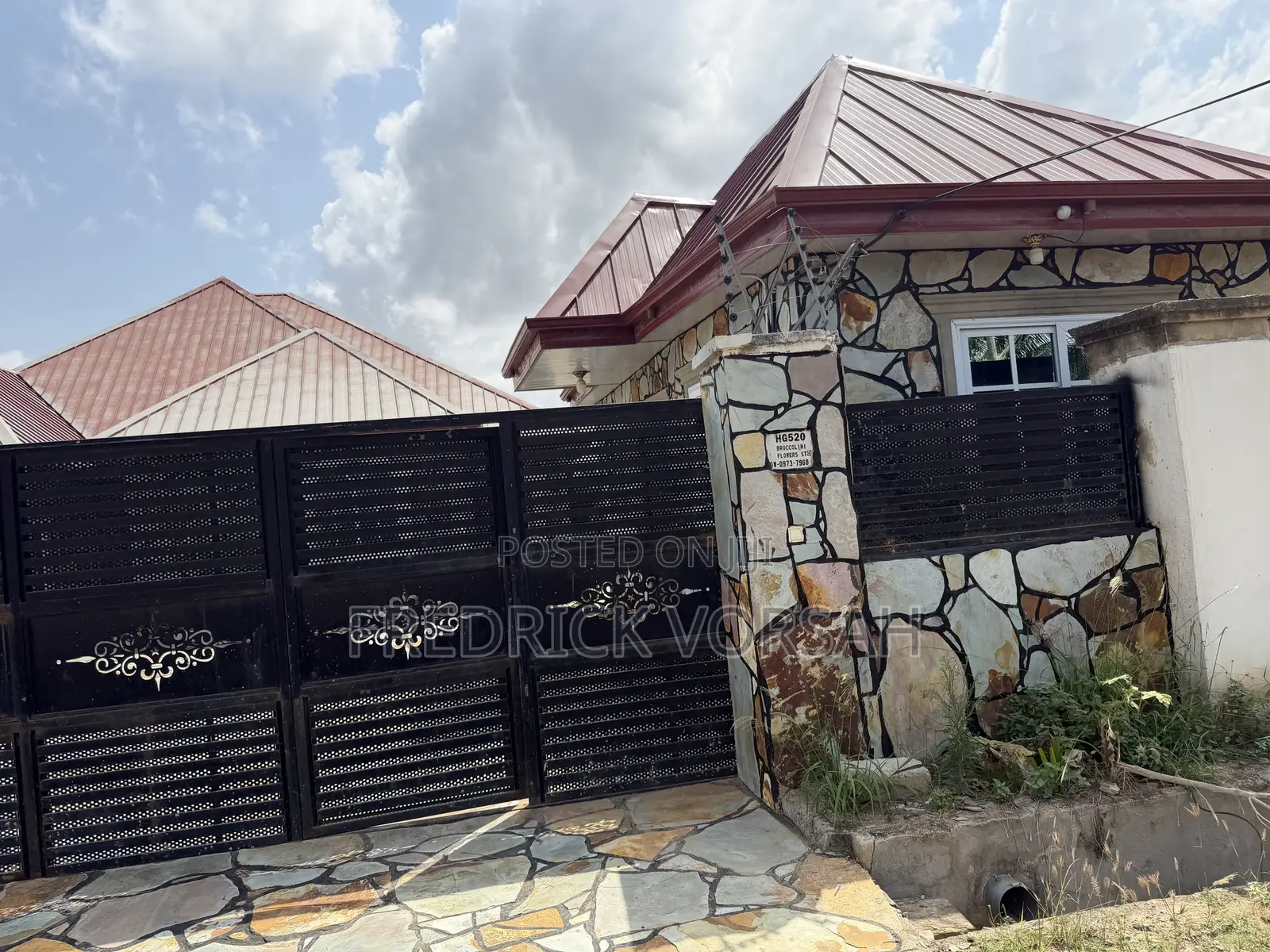 5bdrm Apartment in Dr Roo Villa, Amasaman for rent