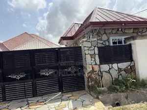 5bdrm Apartment in Dr Roo Villa, Amasaman for rent