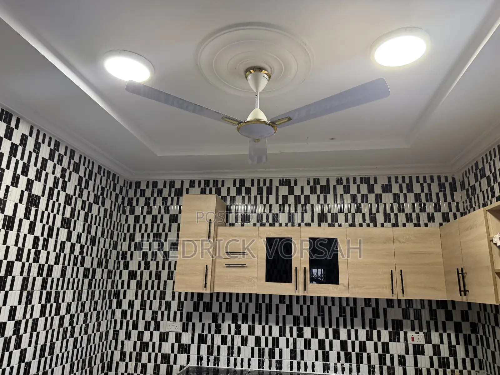 5bdrm Apartment in Dr Roo Villa, Amasaman for rent