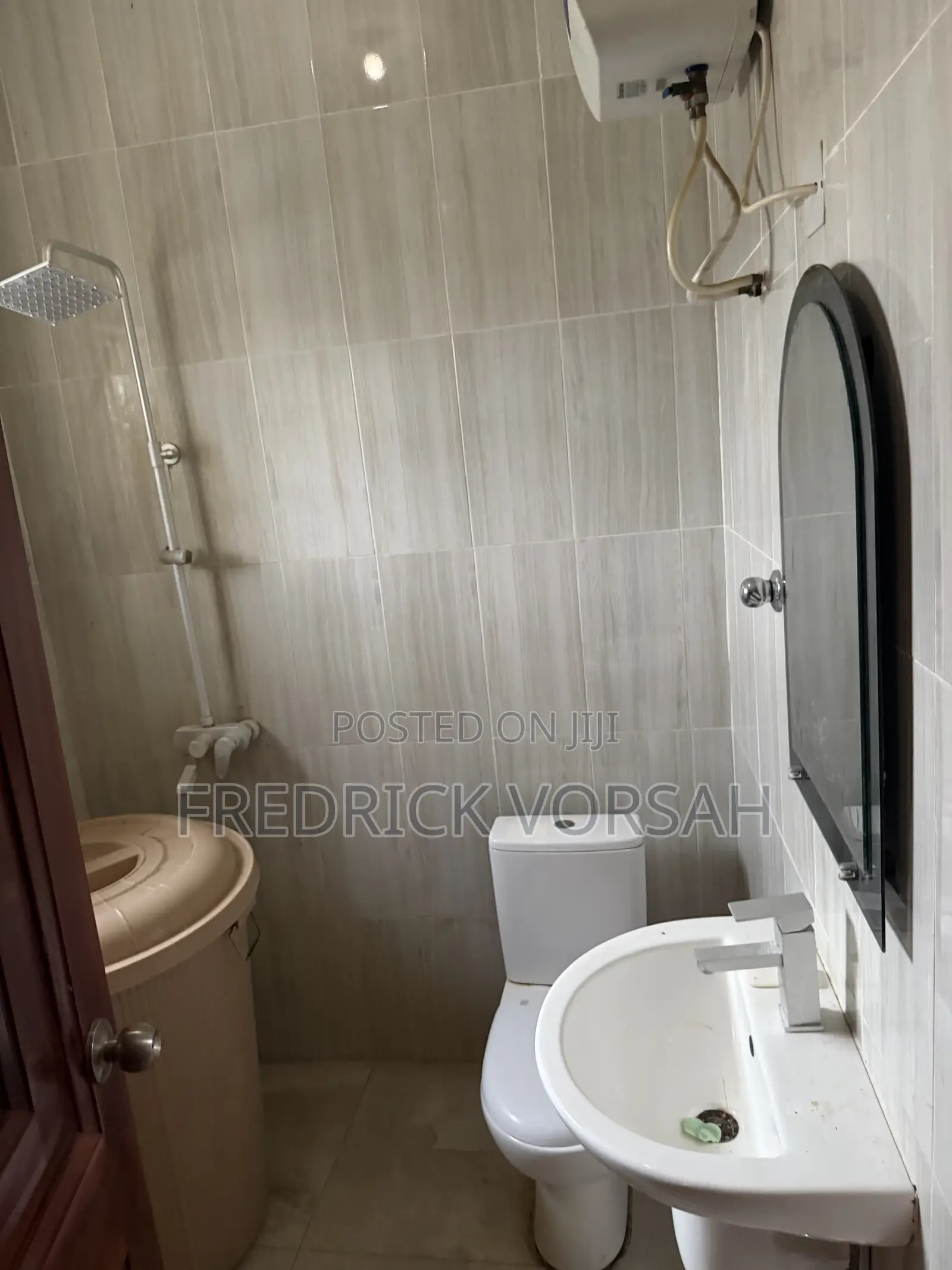 5bdrm Apartment in Dr Roo Villa, Amasaman for rent