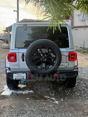 Jeep Wrangler Sahara 4 Door 4x4 2024 Gray