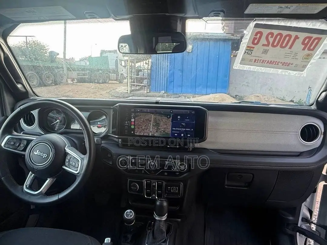 Jeep Wrangler Sahara 4 Door 4x4 2024 Gray