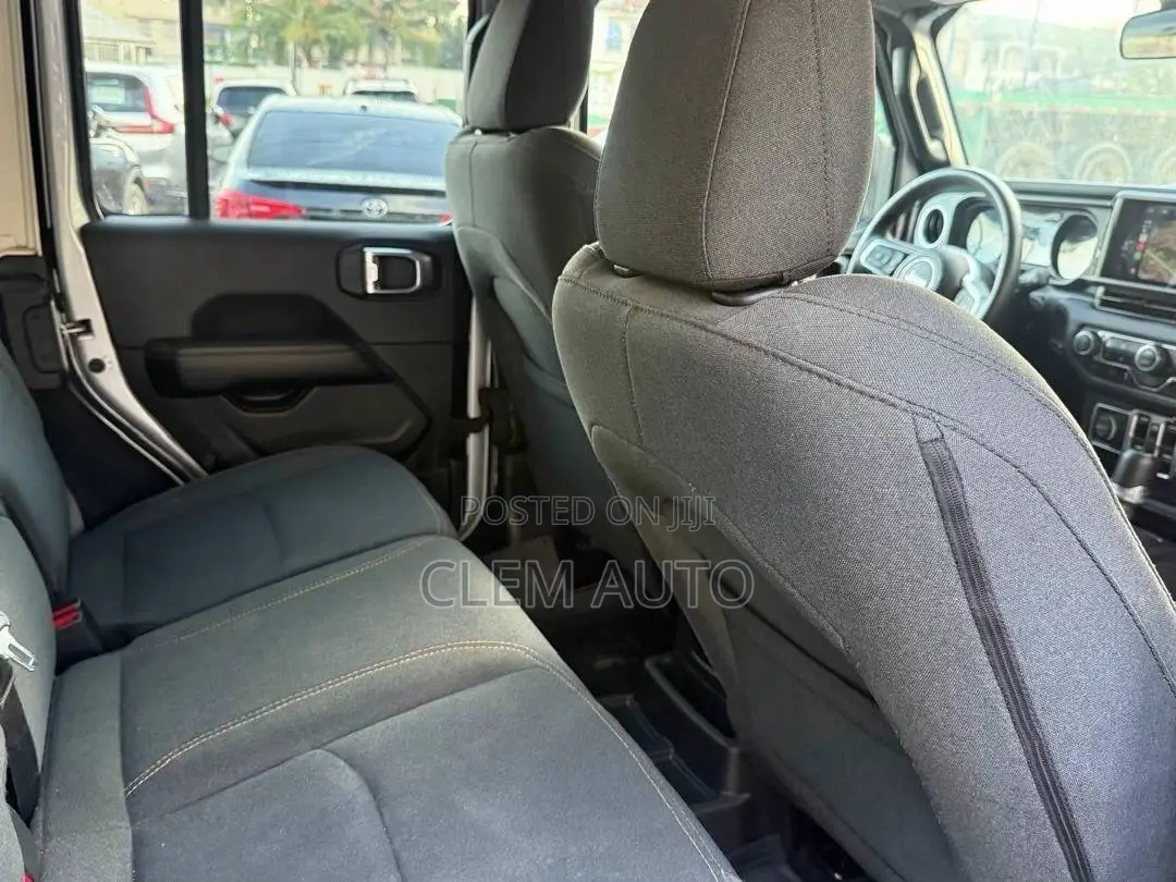 Jeep Wrangler Sahara 4 Door 4x4 2024 Gray