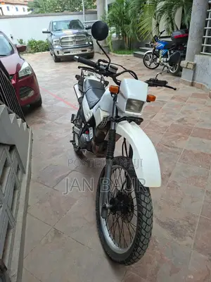 Yamaha 1998 White