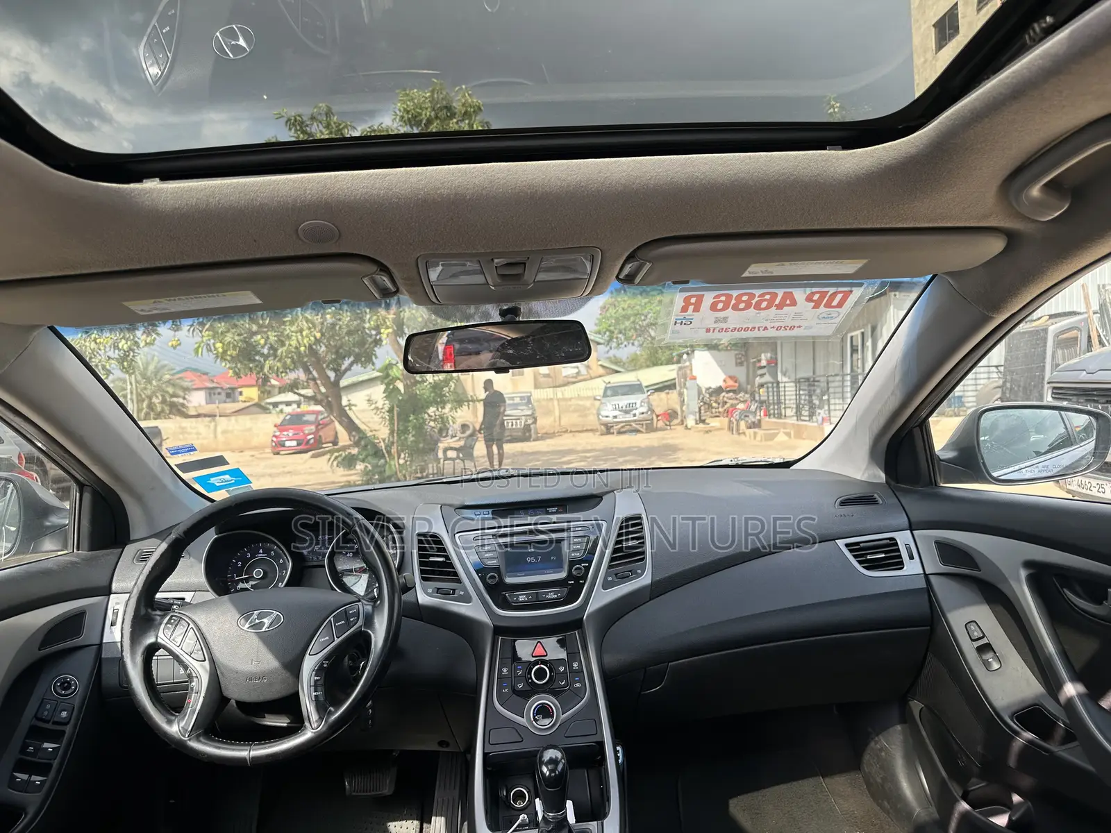 Hyundai Elantra SE 4dr Sedan (1.8L 4cyl 6M) 2015 Gray