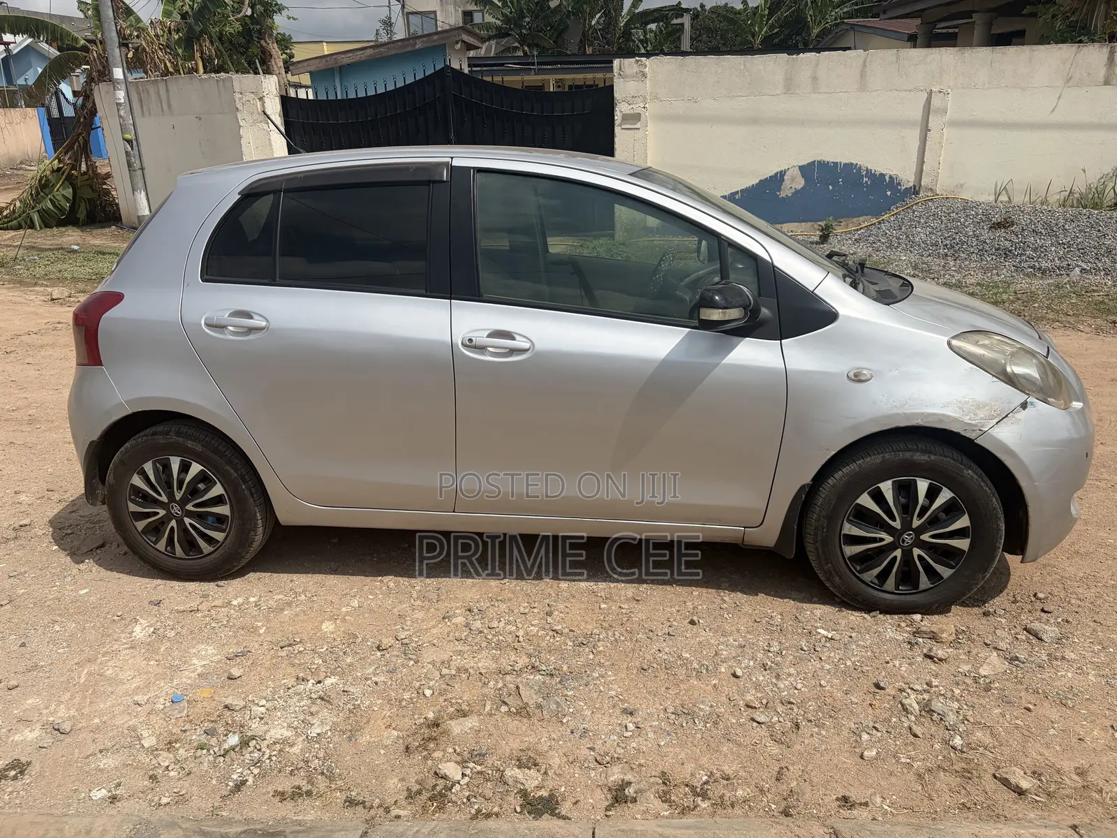 Toyota Vitz 2010 Gray
