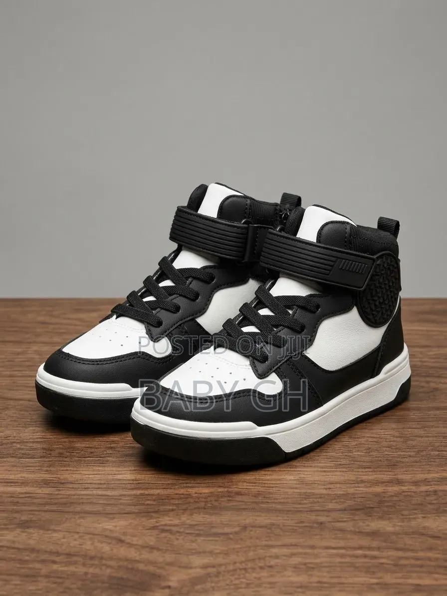 Boys M&S Sneaker