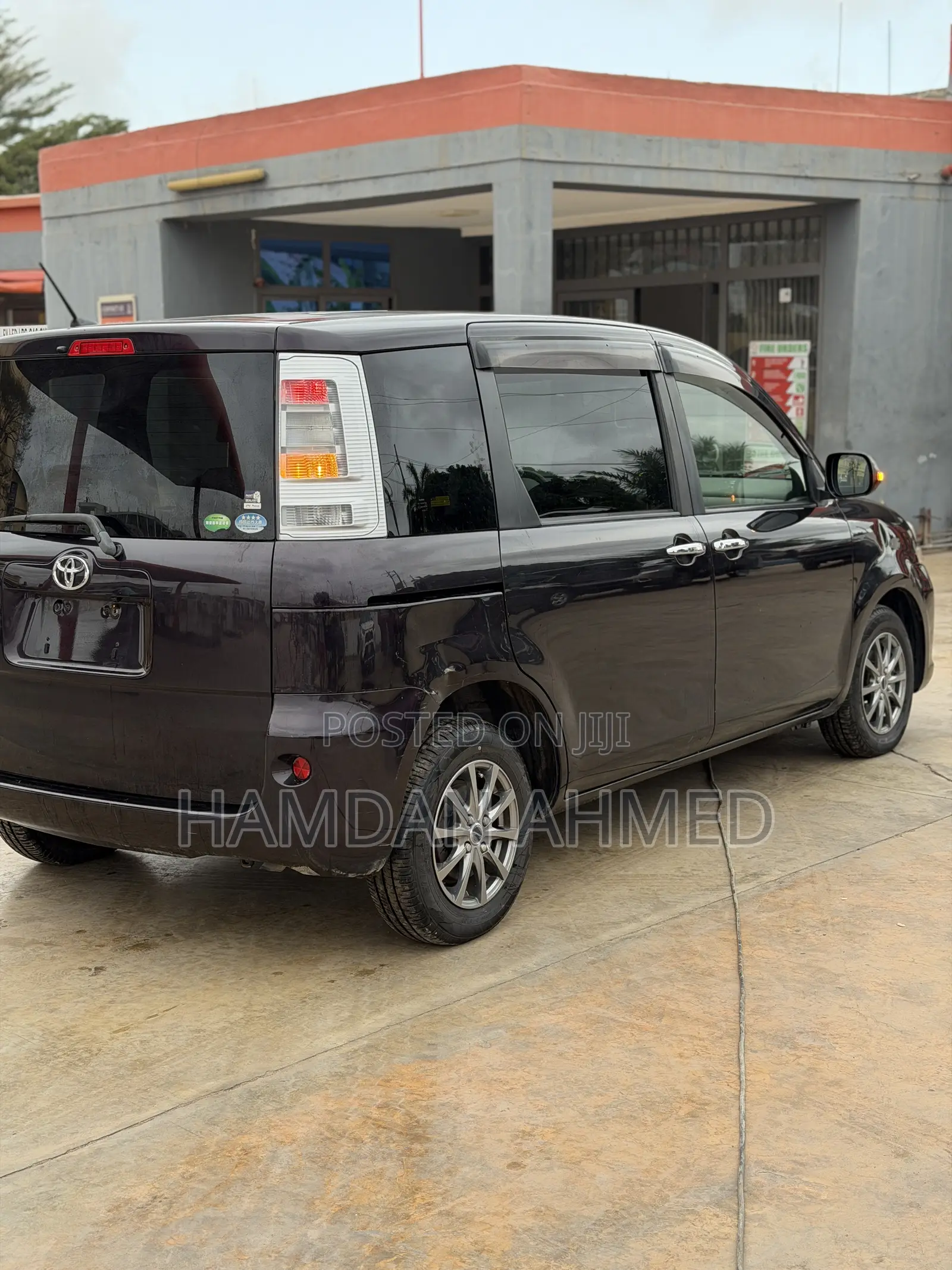 Toyota Sienta 1.5 FWD 2013 Purple