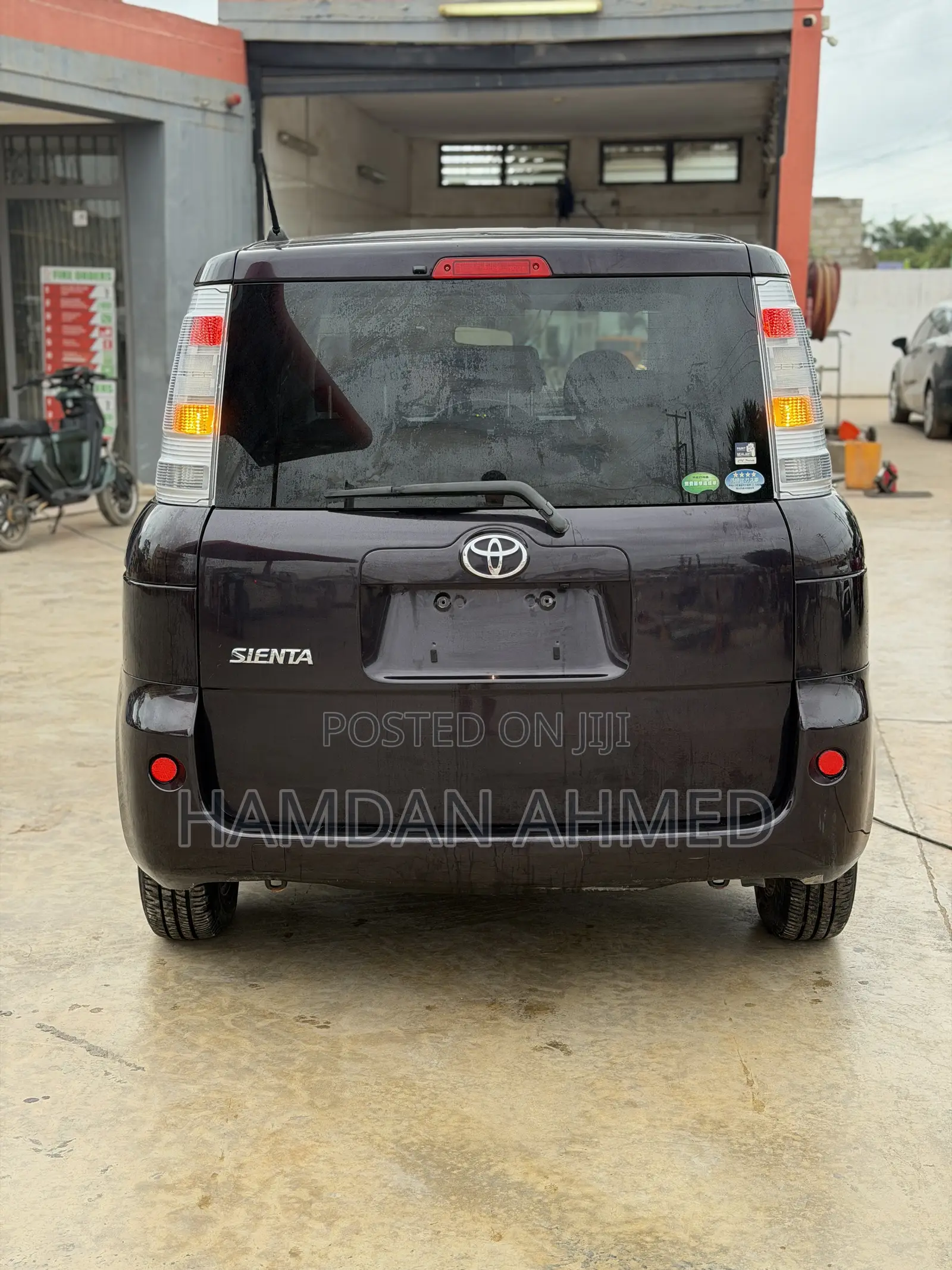 Toyota Sienta 1.5 FWD 2013 Purple