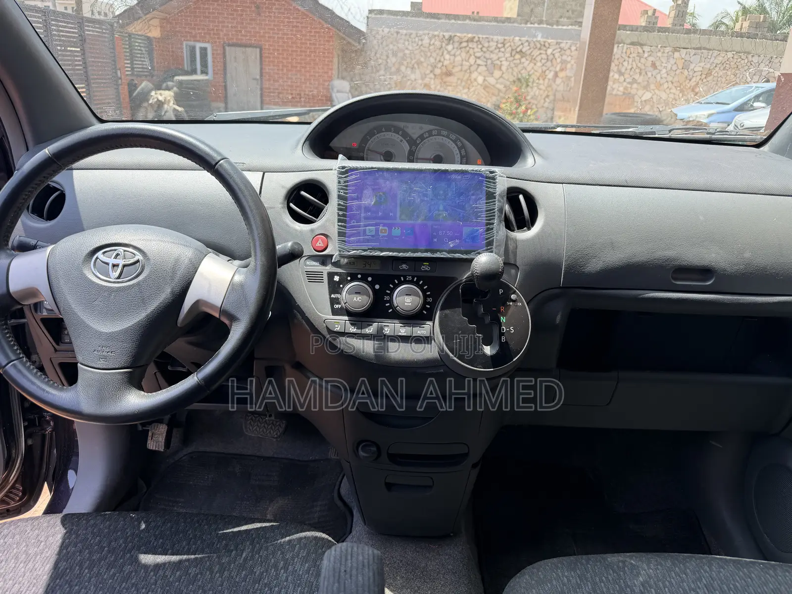 Toyota Sienta 1.5 FWD 2013 Purple
