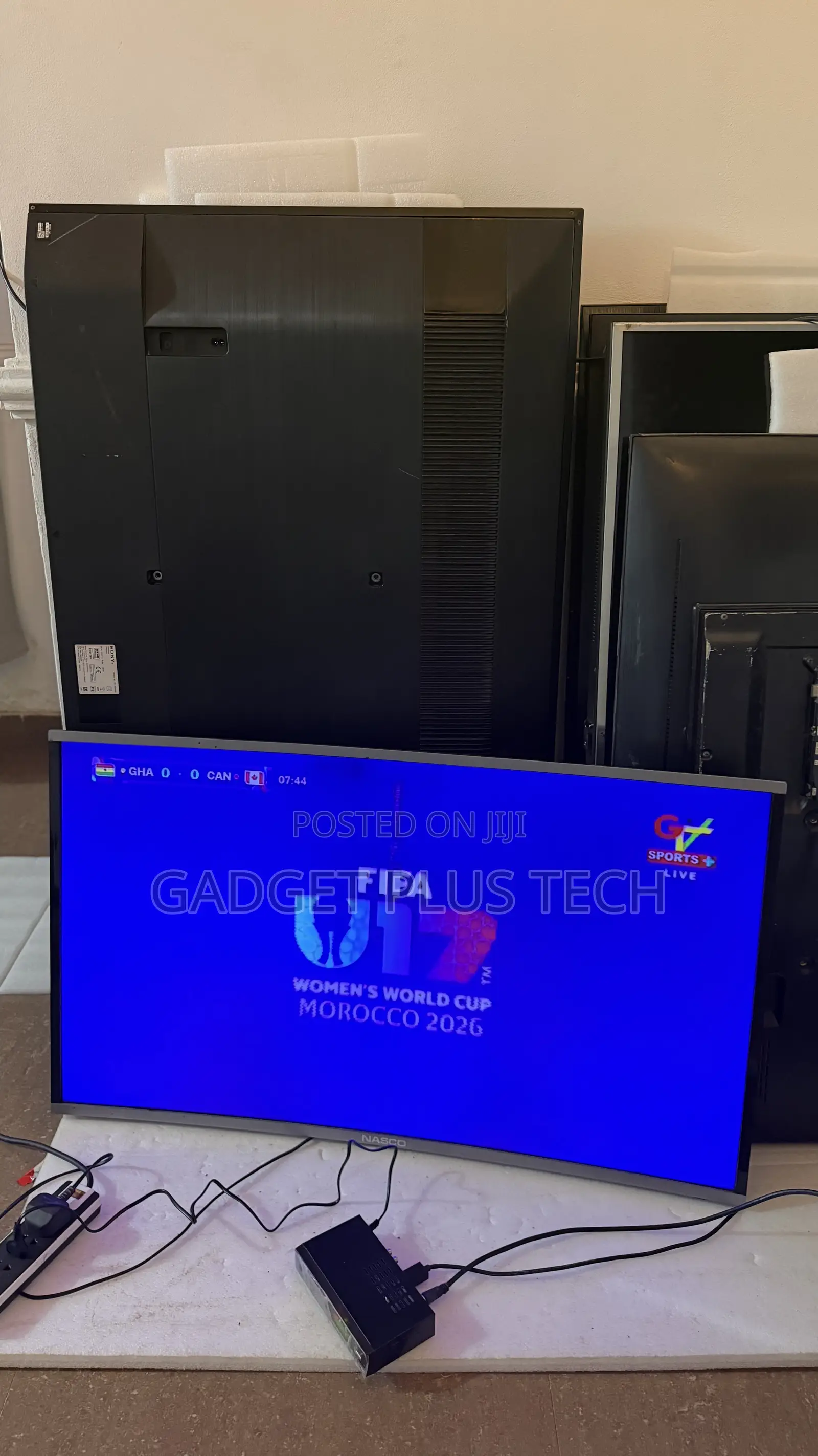 Used 43” Nasco Curve TV