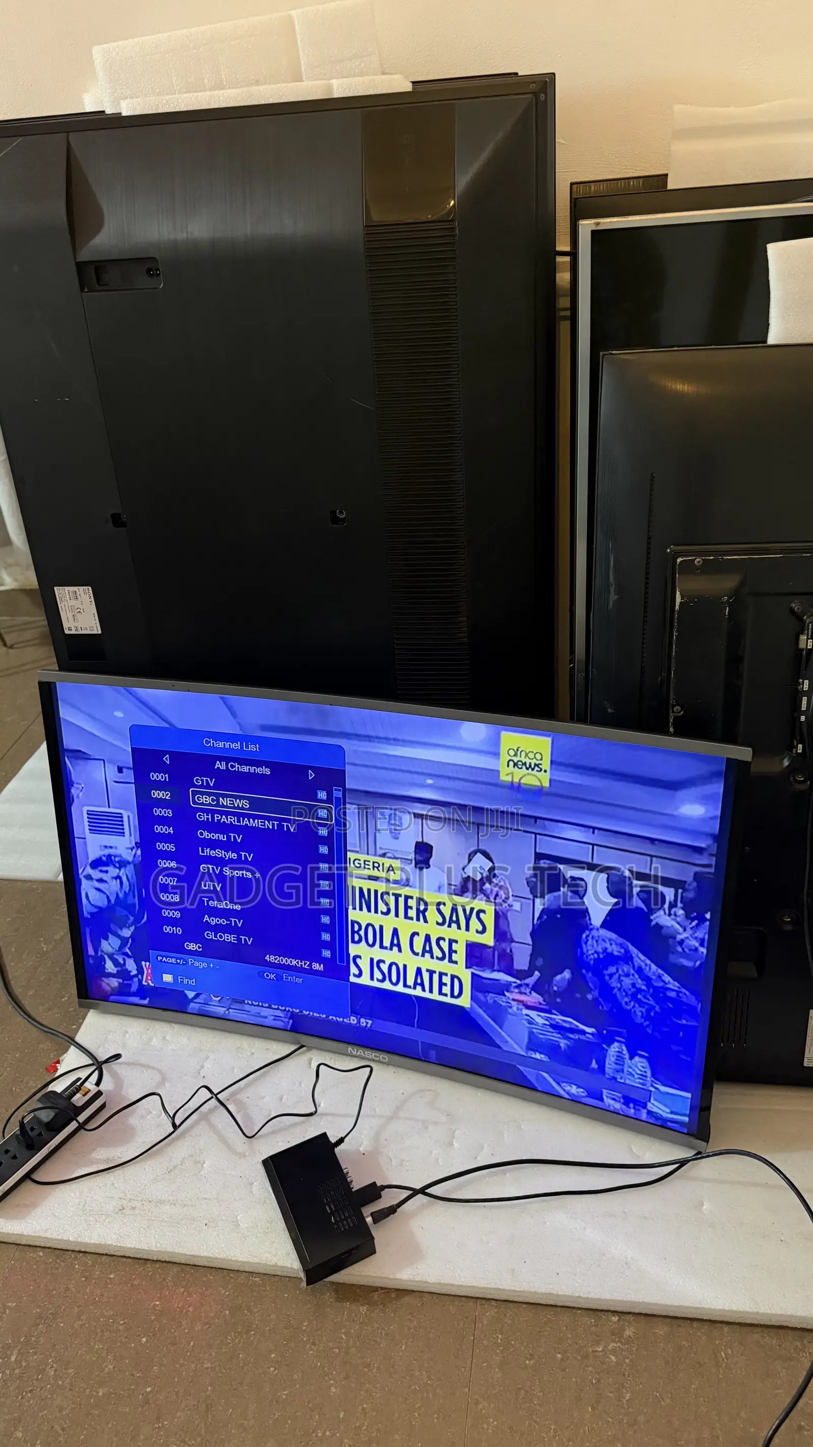 Used 43” Nasco Curve TV