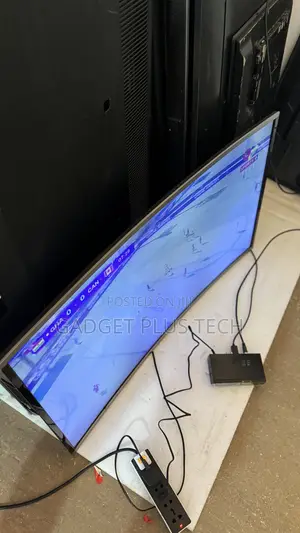 Used 43” Nasco Curve TV