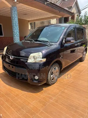 Toyota Sienta 1.5 FWD 2012 Purple