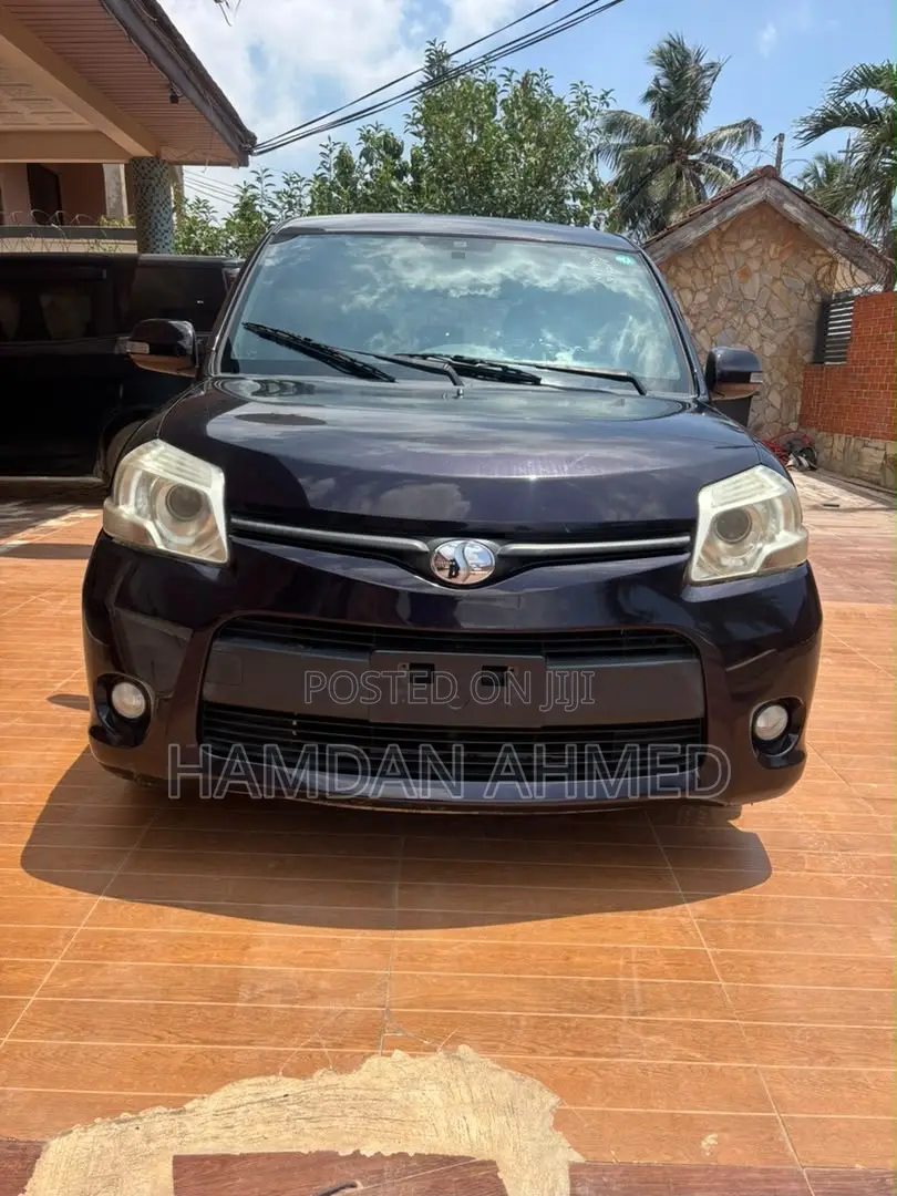 Toyota Sienta 1.5 FWD 2012 Purple
