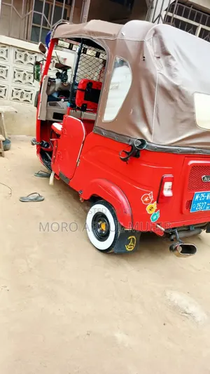 Bajaj RE 2025 Red