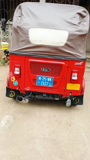 Bajaj RE 2025 Red