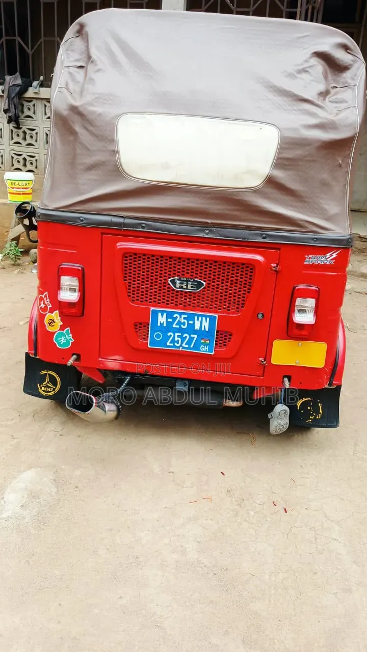Bajaj RE 2025 Red