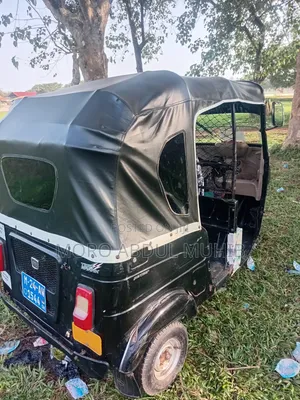 Bajaj RE 2024 Black
