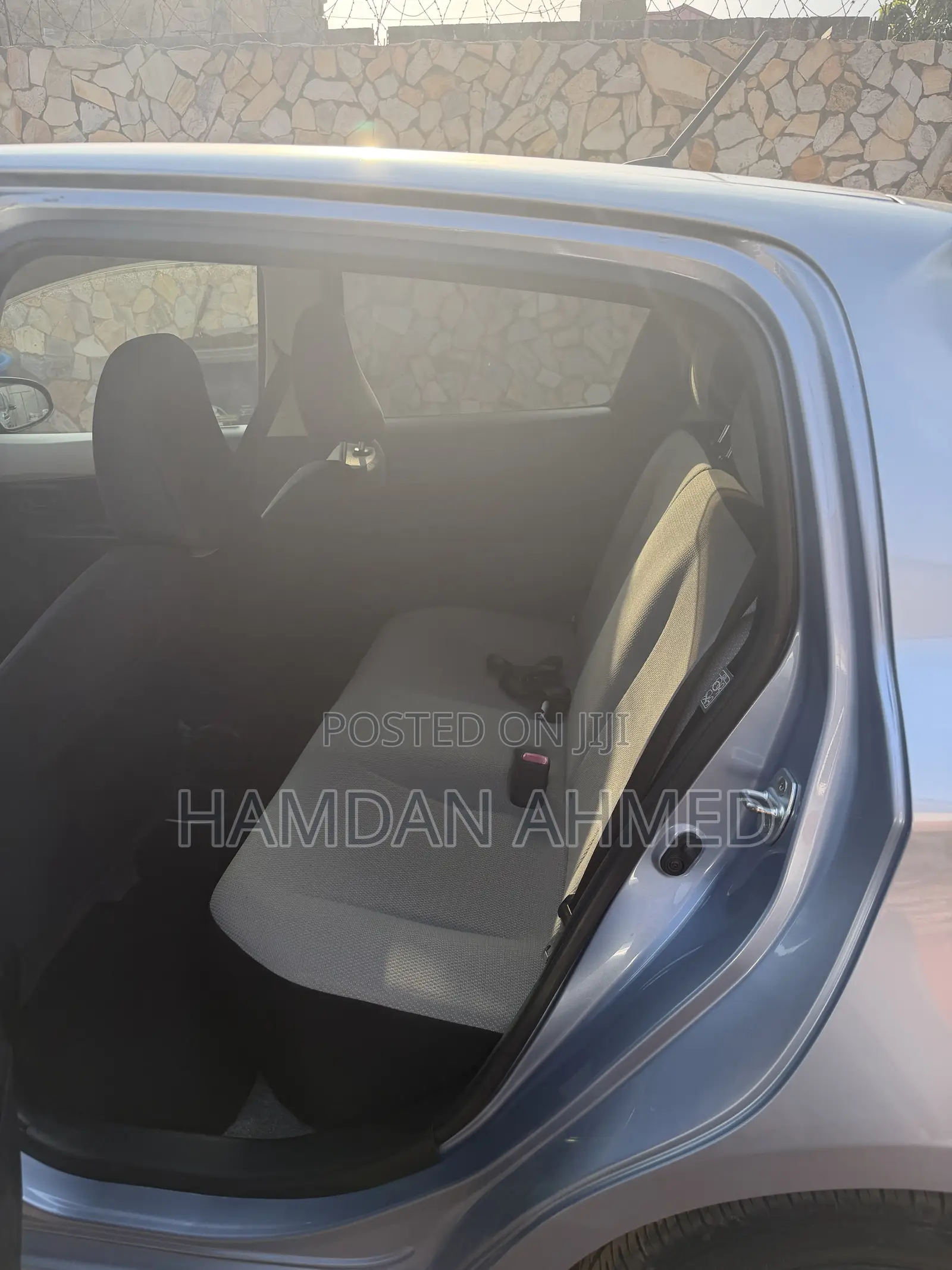 Toyota Vitz 1.3 FWD 5dr 2012 Blue
