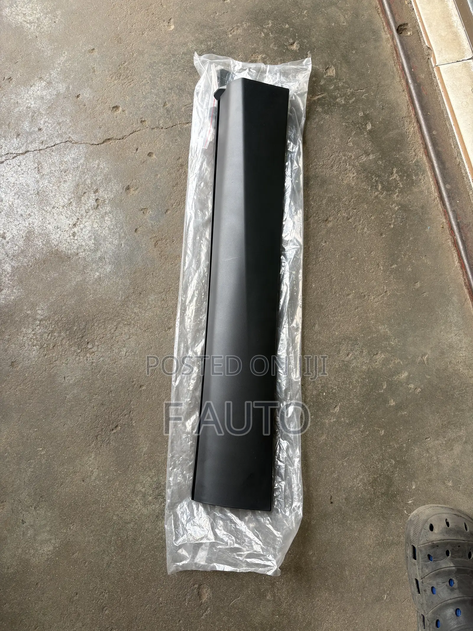 Mitsubishi Outlander 2023,2024,2025,2026 Back Door Moulding
