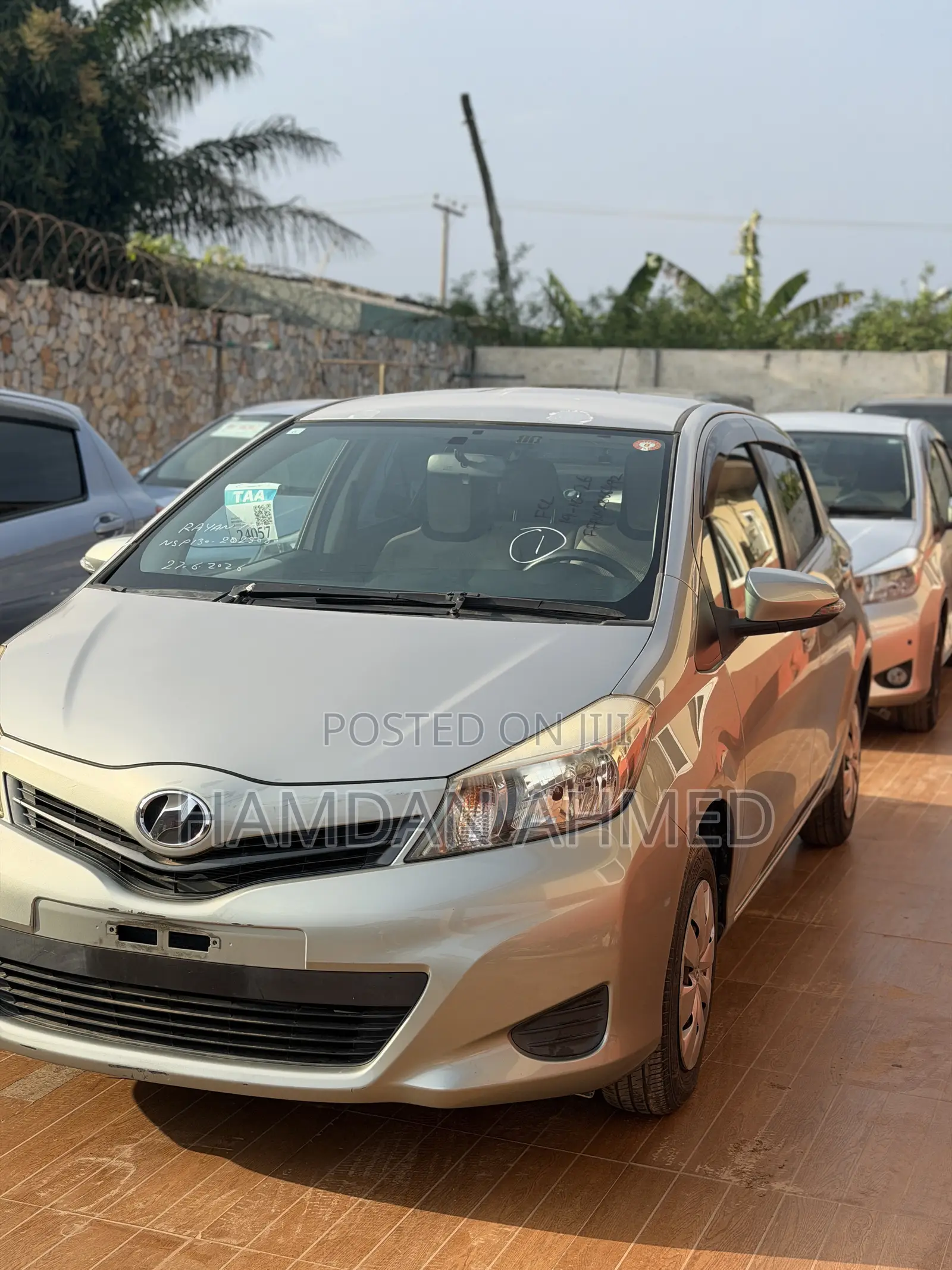 Toyota Vitz 1.3 FWD 5dr 2012 Gray