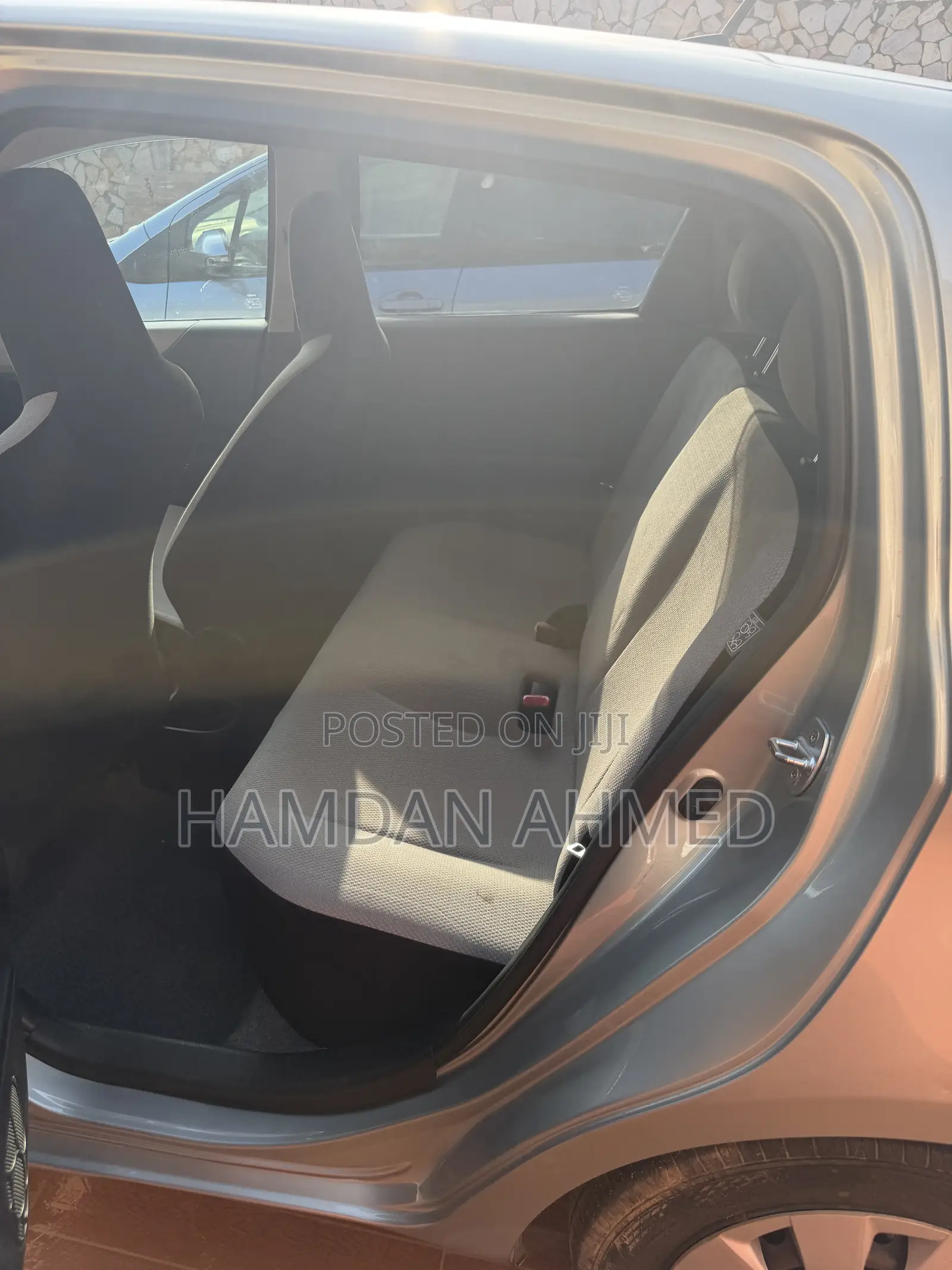 Toyota Vitz 1.3 FWD 5dr 2012 Gray