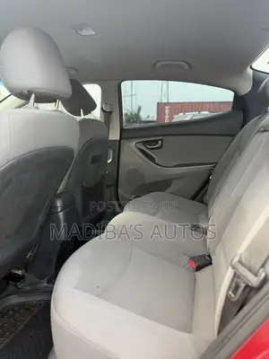 Hyundai Elantra Limited Sedan FWD (1.8L 4cyl 6A) 2016 Red