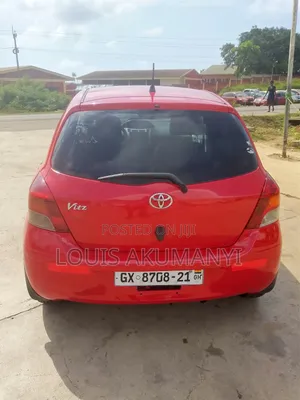 Toyota Vitz 1.3 FWD 5dr 2010 Red