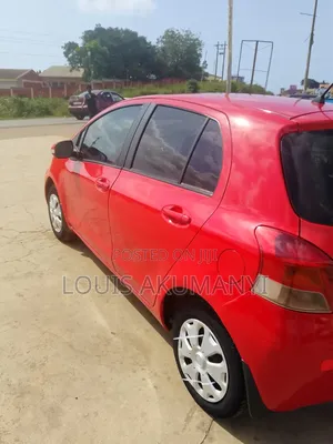 Toyota Vitz 1.3 FWD 5dr 2010 Red