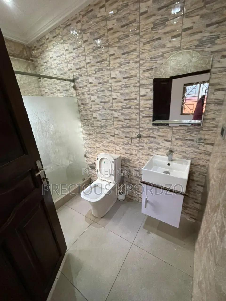 3bdrm House in Lakeside Estate for rent