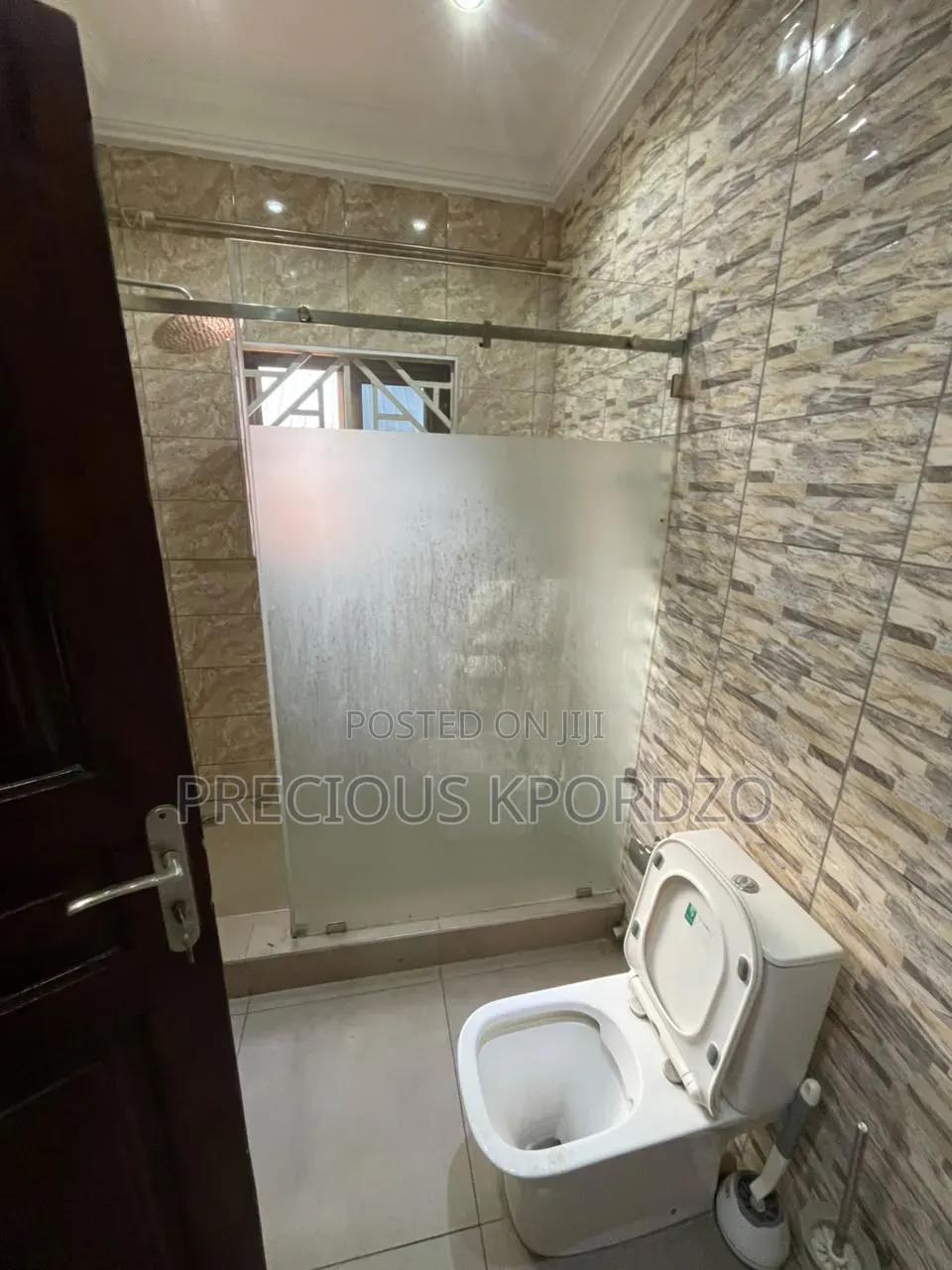 3bdrm House in Lakeside Estate for rent